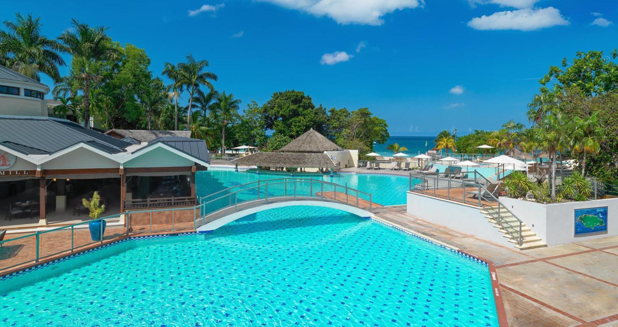 Beaches Negril Resort And Spa Extérieur photo